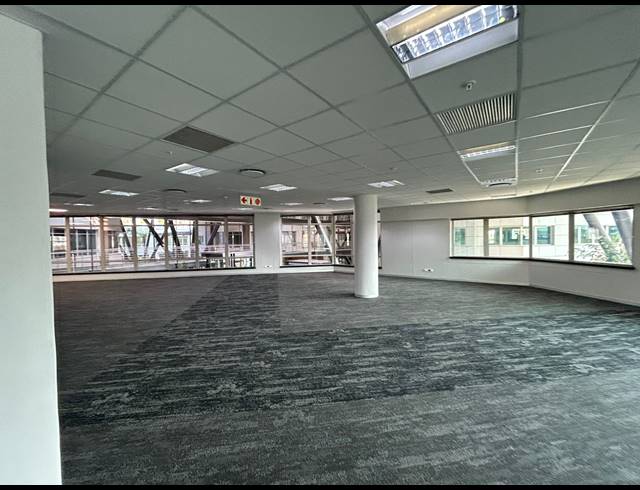 364M² OFFICE TO LET IN SANDTON CENTRAL